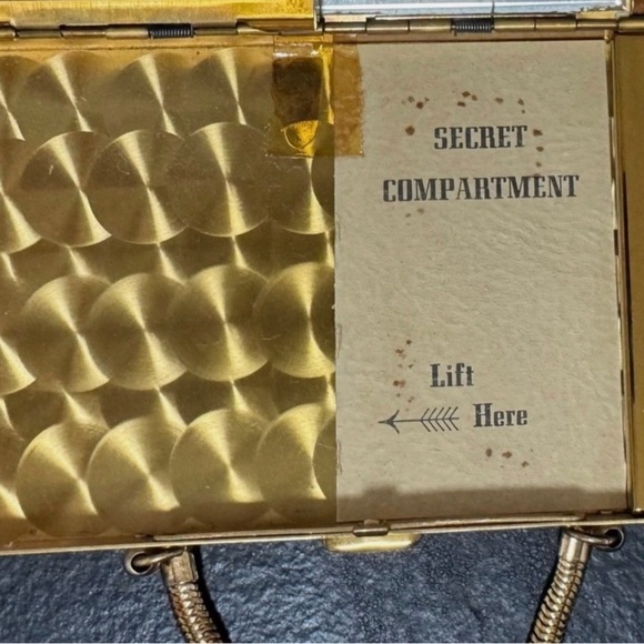 Stunning vintage 1950’s Mother of Pearl and brass minaudiere, clutch - Picture 6 of 8